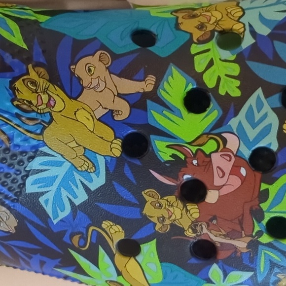 Crocs Disney Lion King M7W9 NWT - Picture 3 of 8